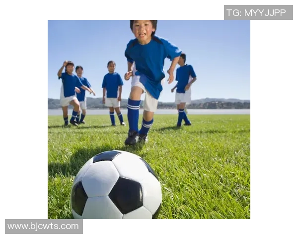 足球明星与哪些名人长得相似的趣味对比分析